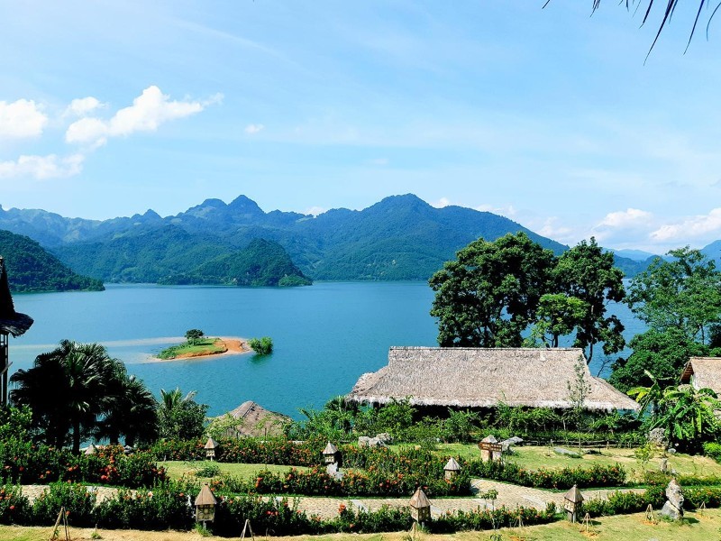 Cảnh hoàng hôn tại Hòa Bình