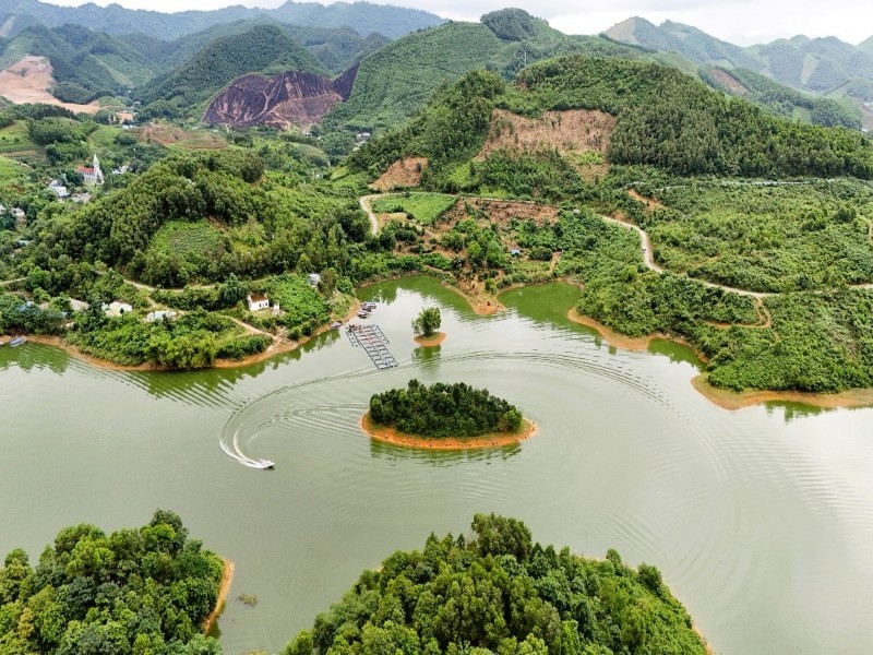 Đồi chè nổi tiếng Thái Nguyên